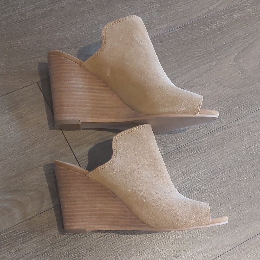 Lucky Brand Tan Mules with Wedge Heel - Picture 4 of 5